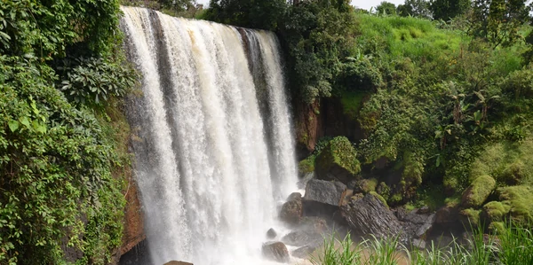Chute de la Metche et Musée des Civilisations à Dschang